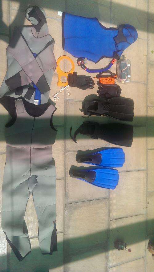 DIVING GALORE!!! R1 START! Lot of diving gear